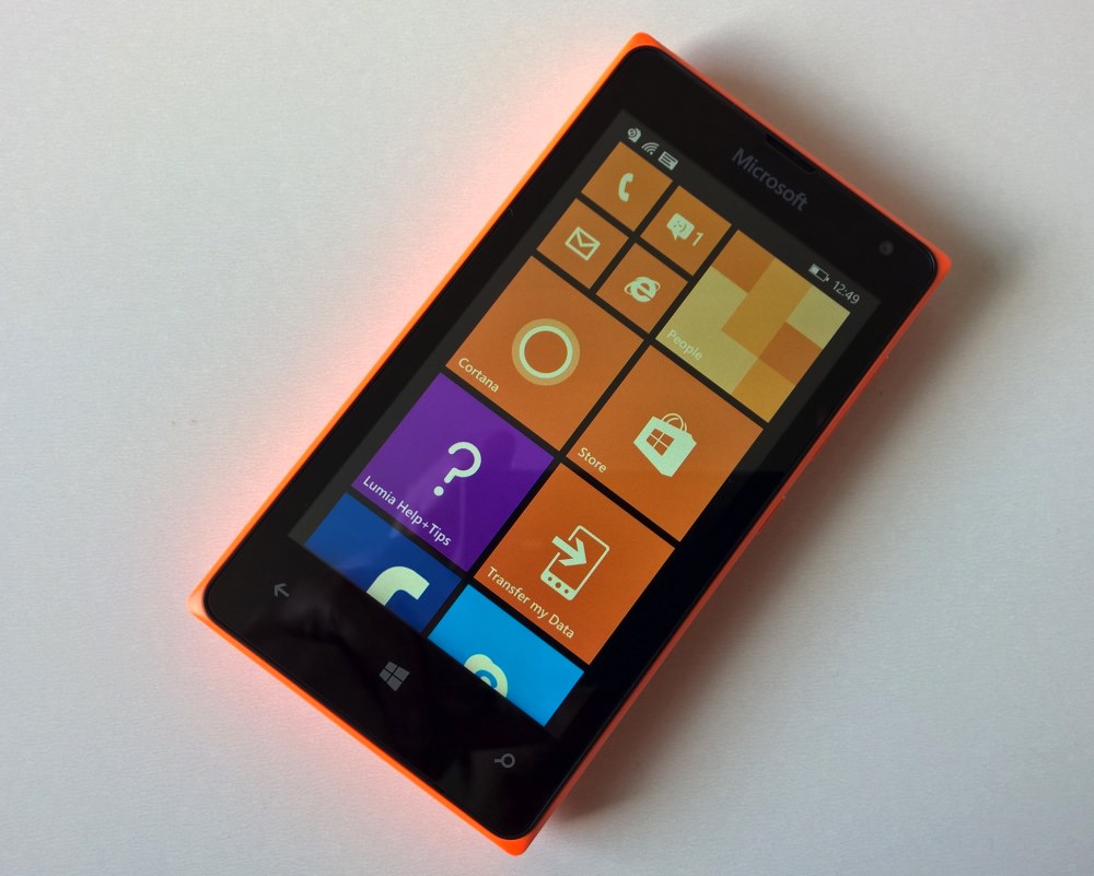 Lumia 435 review image