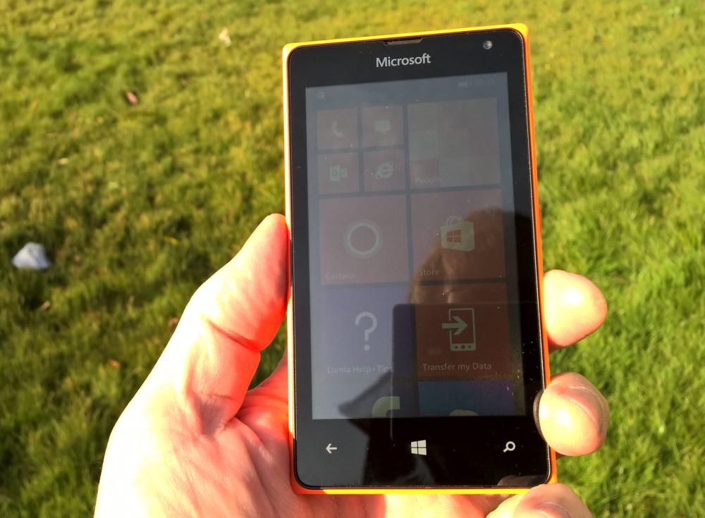 Lumia 435 review image