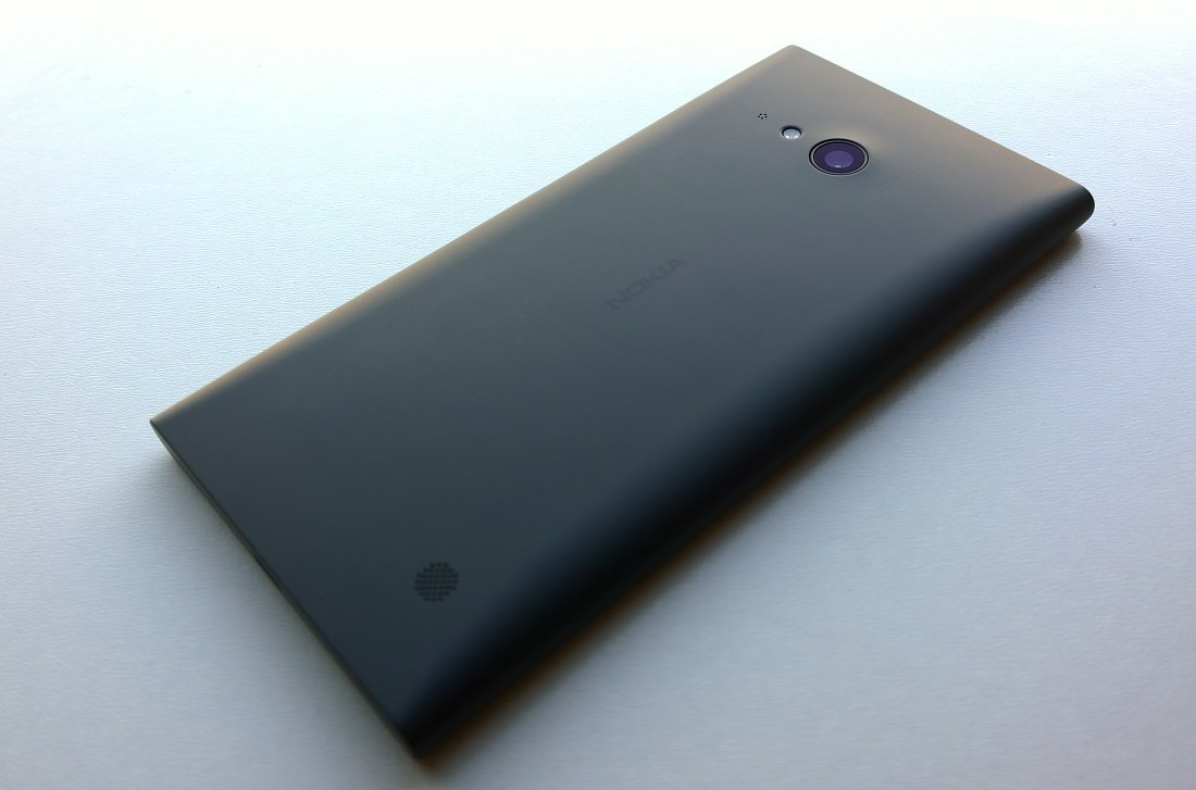 Back of Lumia 735/730